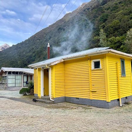 Basic, Super 'Cosy' Cabin In The Middle Of National Park And Mountains Apartment Otira Exterior photo