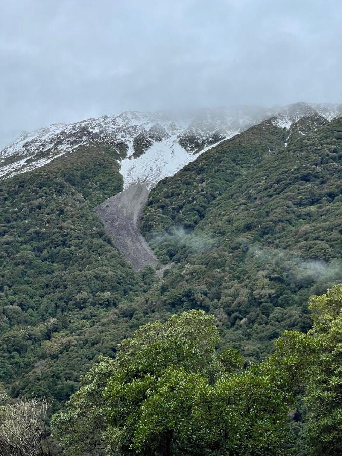 Basic, Super 'Cosy' Cabin In The Middle Of National Park And Mountains Apartment Otira Exterior photo