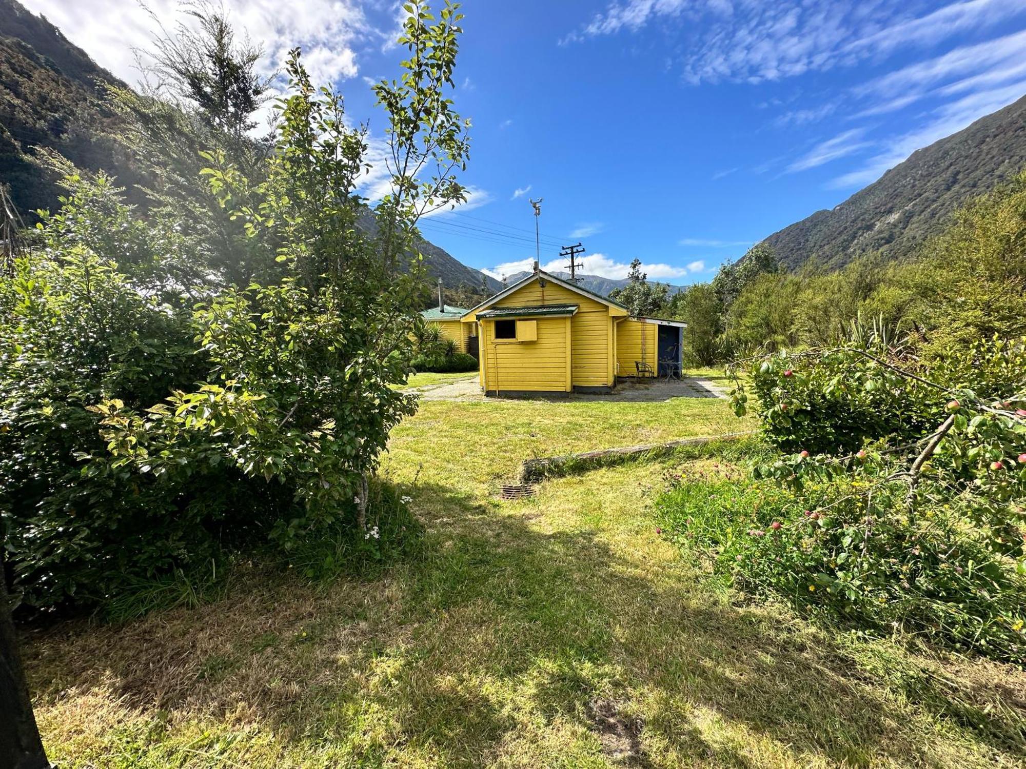 Basic, Super 'Cosy' Cabin In The Middle Of National Park And Mountains Apartment Otira Exterior photo