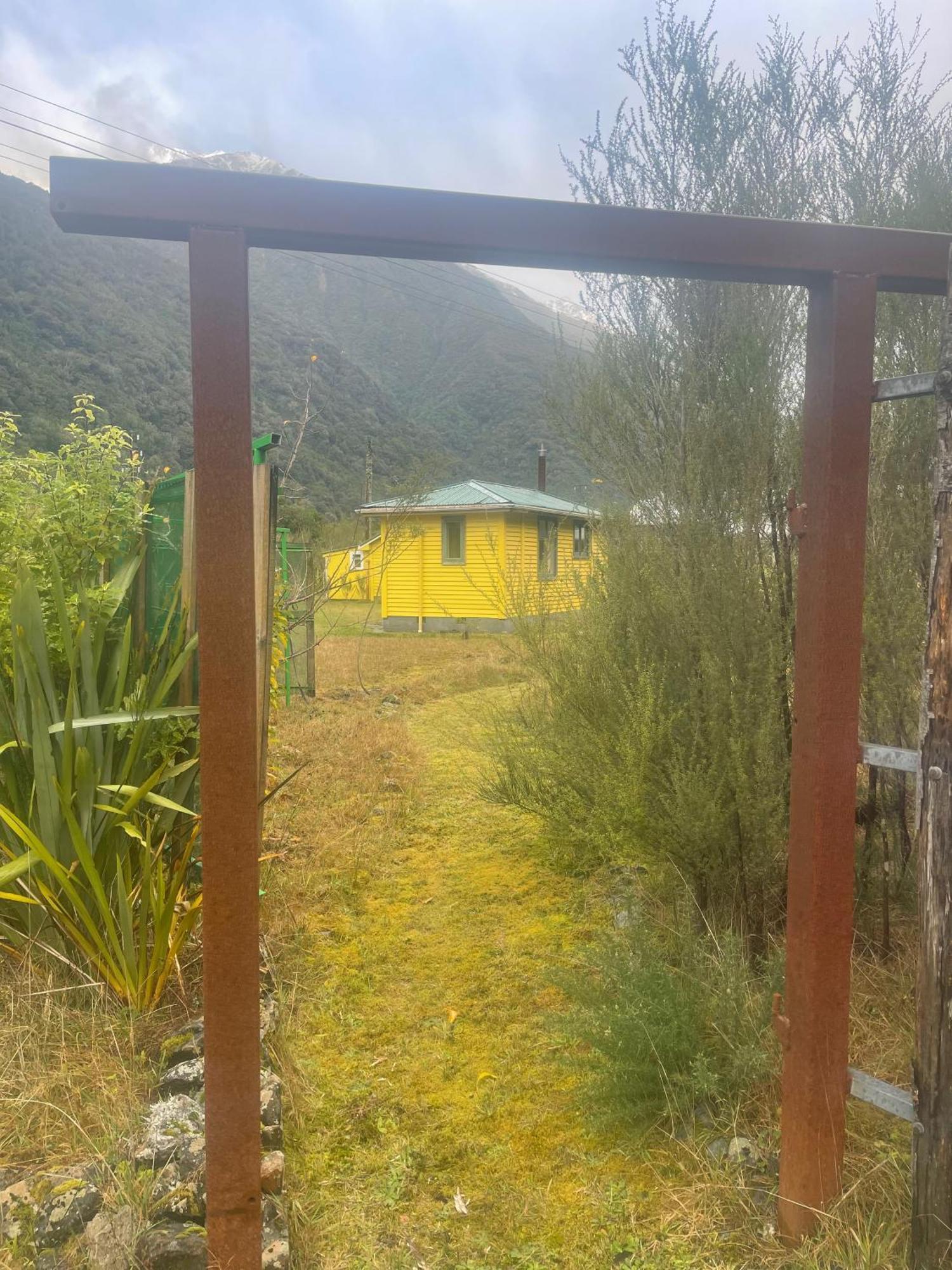 Basic, Super 'Cosy' Cabin In The Middle Of National Park And Mountains Apartment Otira Exterior photo